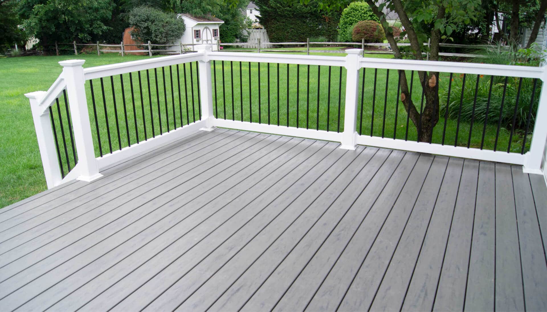Experts in deck railing and covers Des Moines, IA